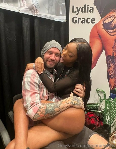 munromoans onlyfans leaked nude