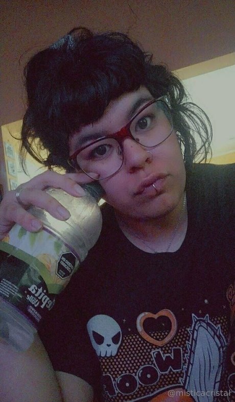 misticacristal onlyfans public photos
