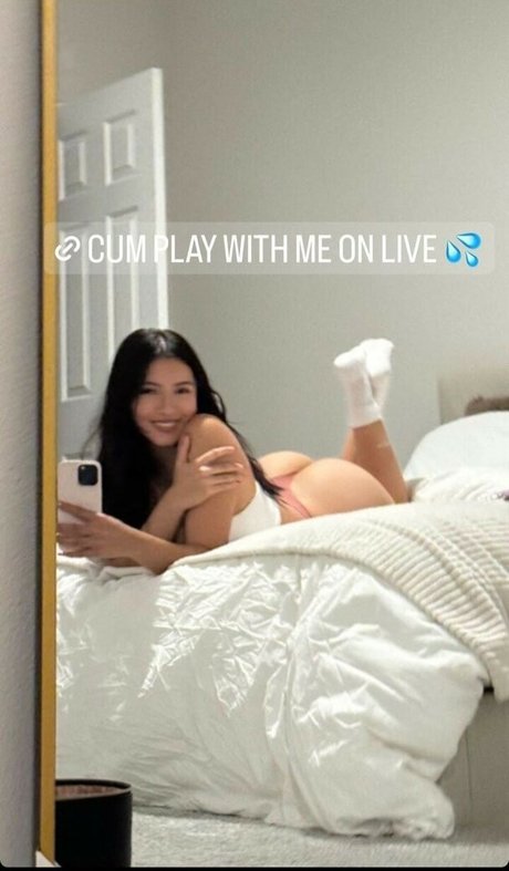 ur6moms9favs onlyfans nude photos