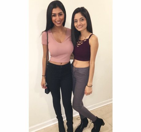 Sasha Kalra only fans pictures