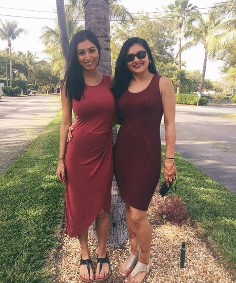 Sasha Kalra onlyfans model photo