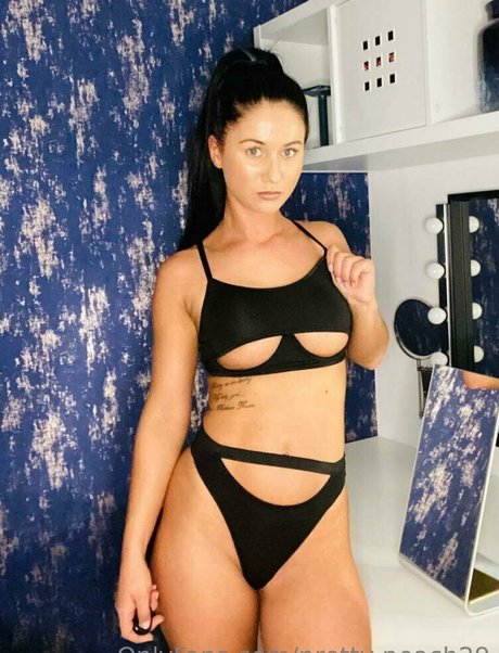 pretty peach29 onlyfans sex leaks