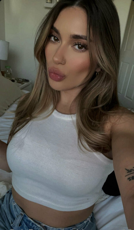 chloegarciaxo onlyfans leak free