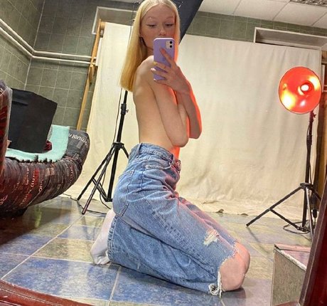 Krstn tm Diaqua naked onlyfans leak