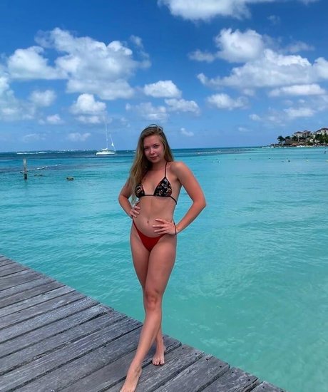 Emilia McCarthy topless onlyfans