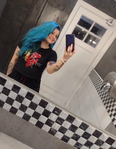 geekgirl420 onlyfans pic