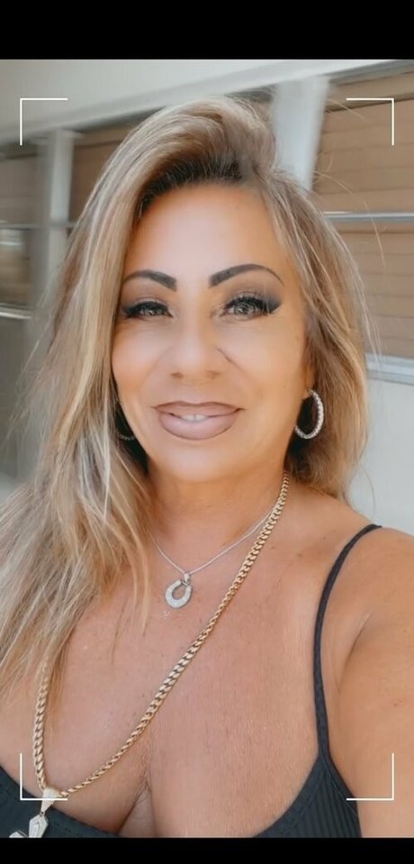 hottotrottotsfree onlyfans nude pictures