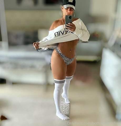 hottotrottotsfree onlyfans leaked