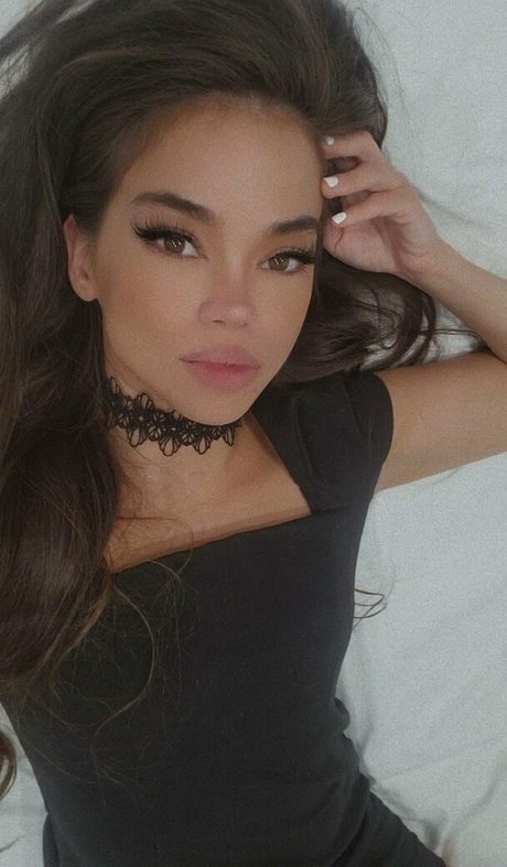 Angelina Moon strip onlyfans