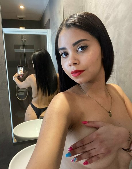 stefaniaqos only fans nude