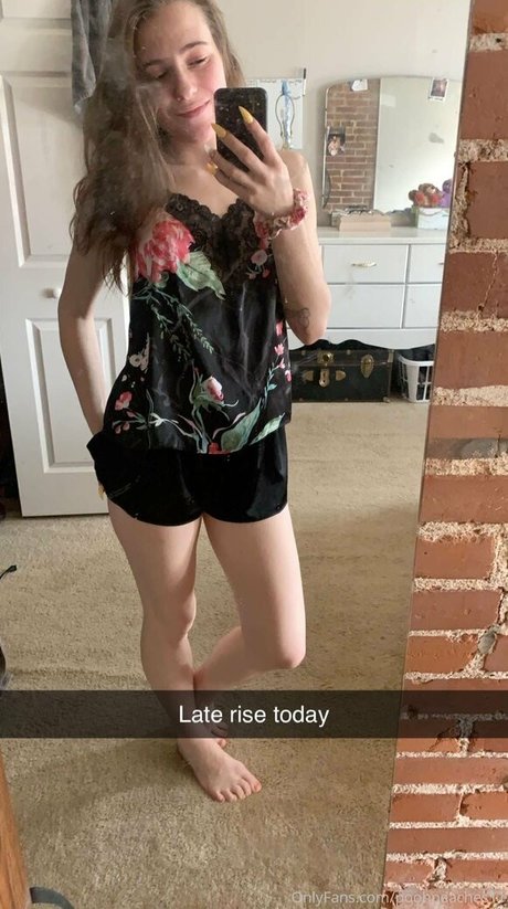 poohpeaches11 onlyfans model photos