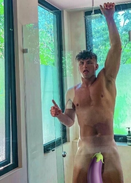 nategarner onlyfans model images