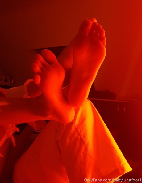 babylunafoot1 onlyfans porn