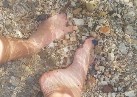 babylunafoot1 onlyfans creator