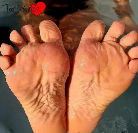 feetintentions onlyfans model photos