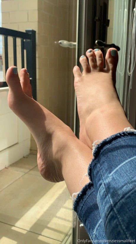 kenziessmallfeet onlyfans leak new