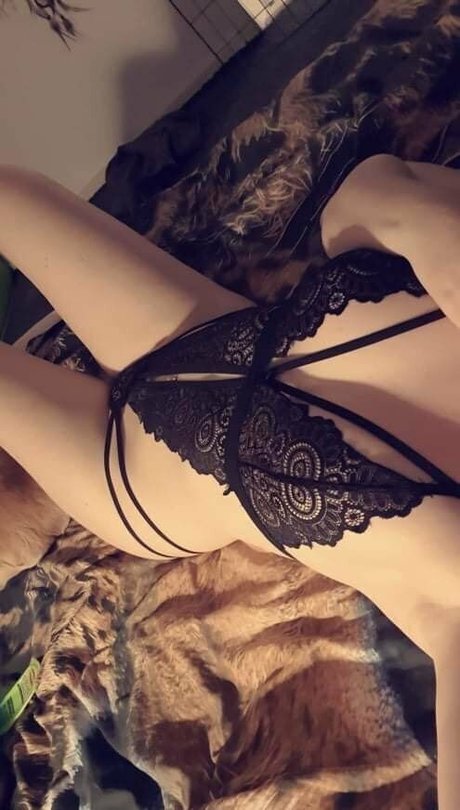 nini9818 Profile pic