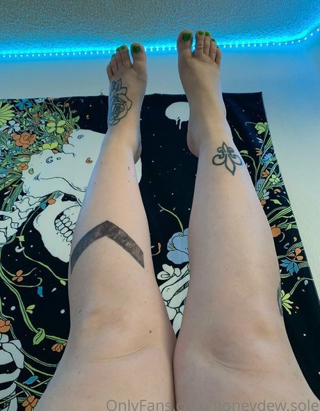 honeydew sole onlyfans sexy