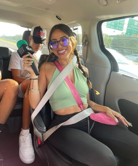 jessicaperlazaa onlyfans star