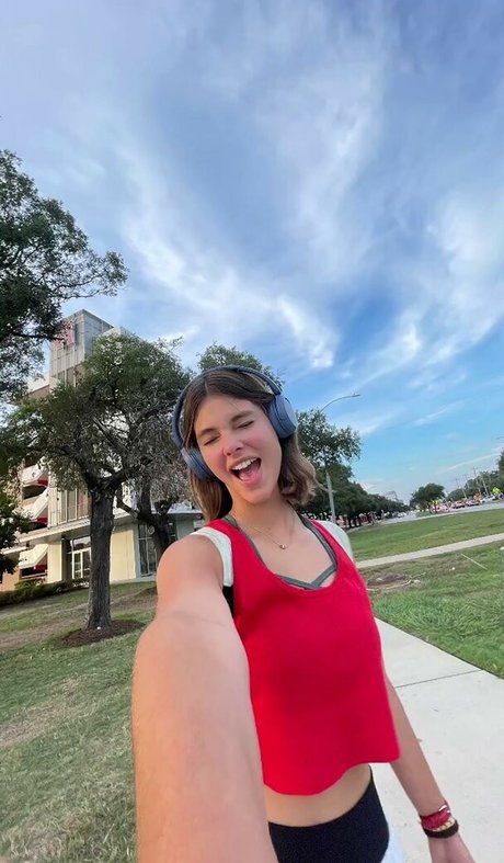 Laneya Grace onlyfans nudes leaked