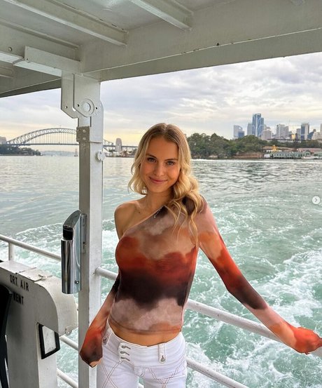 Sarah Lloyd leaked onlyfans photos