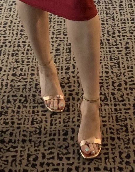 theselilpiggie6 feet onlyfans