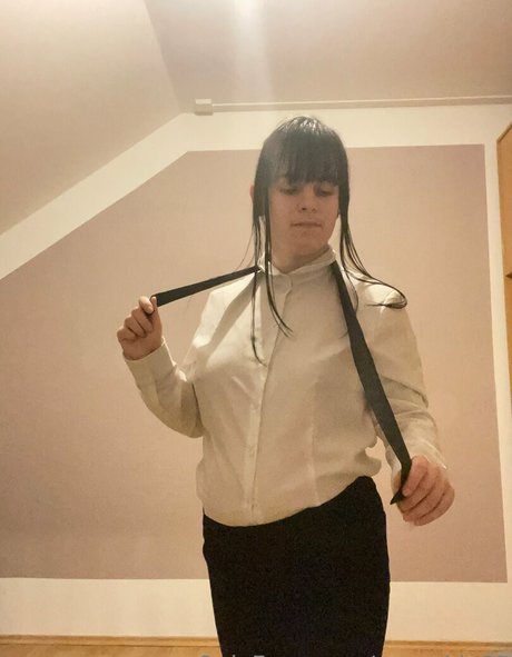 monakis69 onlyfans model