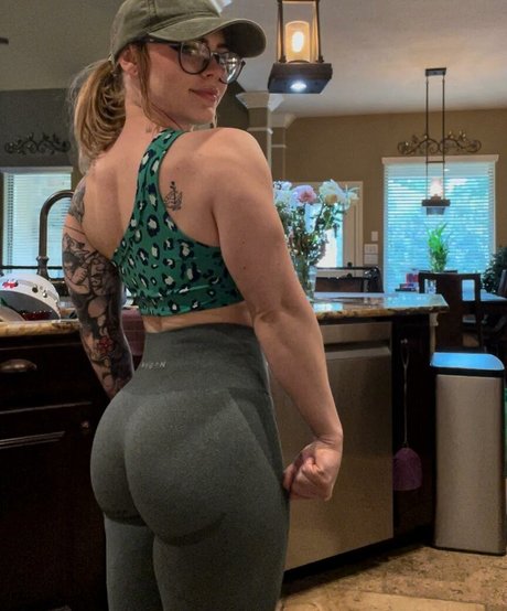 Ayshia Schisel Profile pic