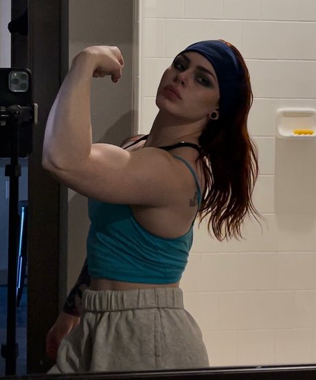 Ayshia Schisel onlyfans leajs