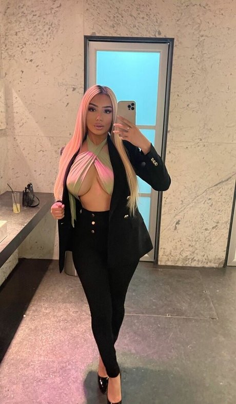 Luxuryysana MYM onlyfans photo