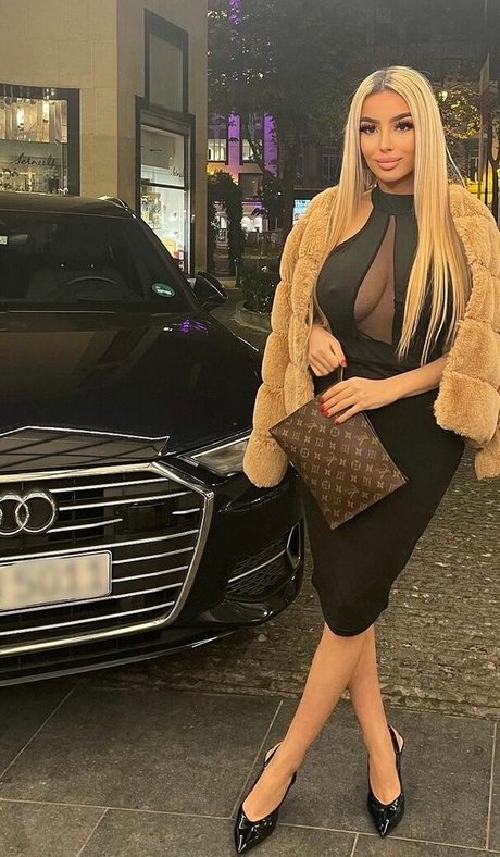 Luxuryysana MYM onlyfans.