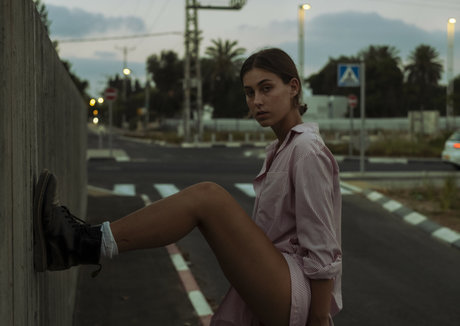 Roni Shif onlyfans model images