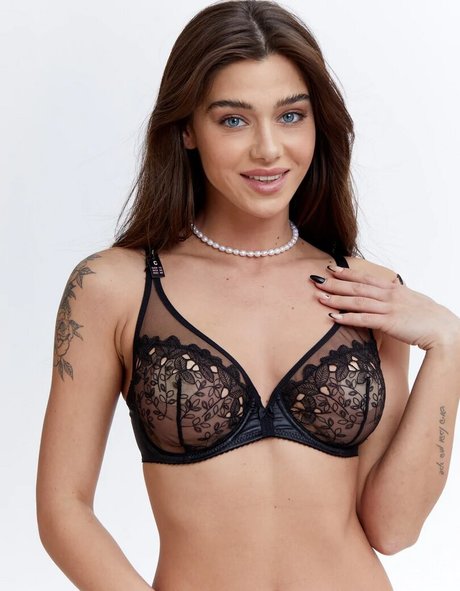 Milana Vino leaks onlyfans