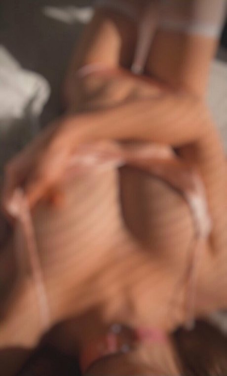 sophieinyourheart onlyfans photos