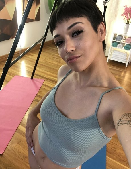 brooklyngrayxxx onlyfans sex