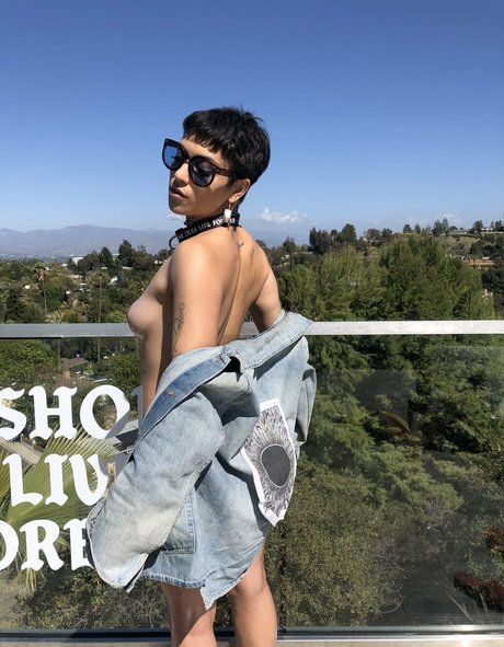 brooklyngrayxxx nude only fans