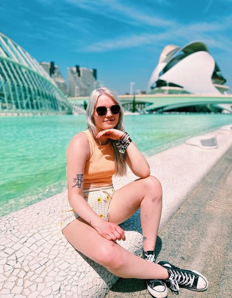 Larissa Zeeuwe onlyfans sex leaks