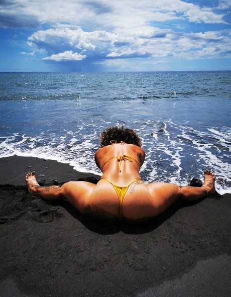 Soft Peach Yoga onlyfans free content