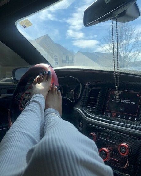 Sinister Simone nude only fans leaks