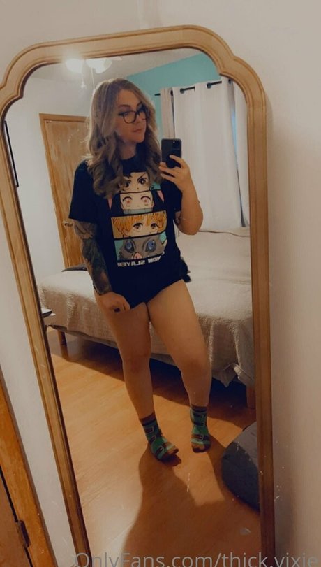 thick vixie onlyfans picture