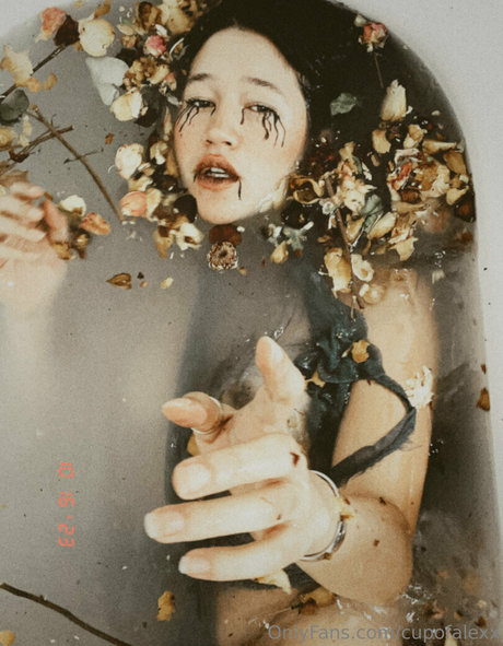 Cupofalexx onlyfans nude pics