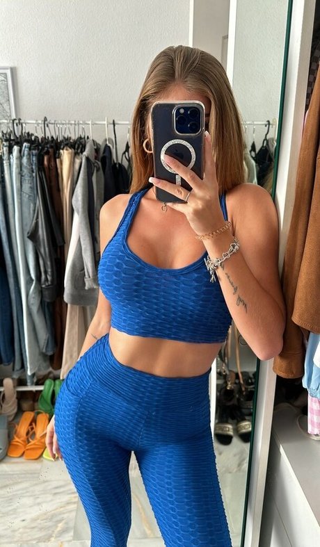 lauramedinarb onlyfans star