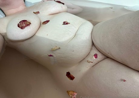 pr3ttyandpr3gnant onlyfans naked pics