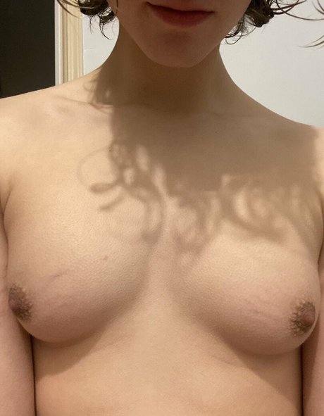 vivivioletmenace onlyfans fuck