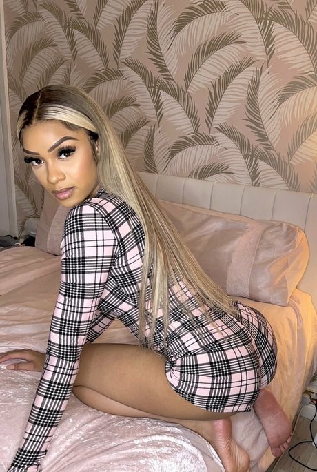 herfeetonfleek_ onlyfans leaked