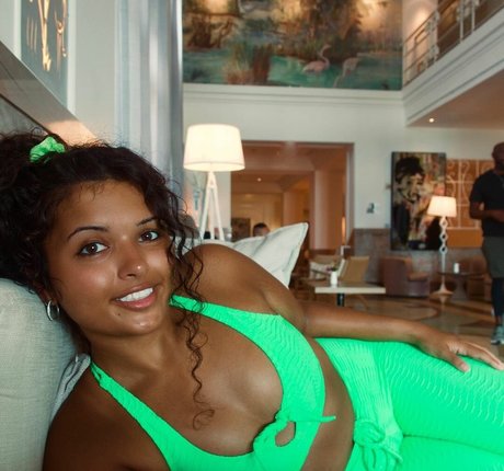 Chloe Alexander onlyfans naked leaked