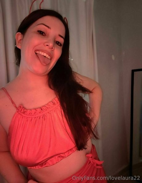 lovelaura22 onlyfans free