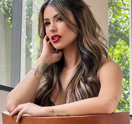 fabiolamartinezmr onlyfans strip tease