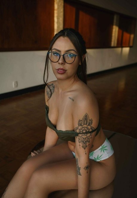 Caroline Trevisan onlyfans leaked free