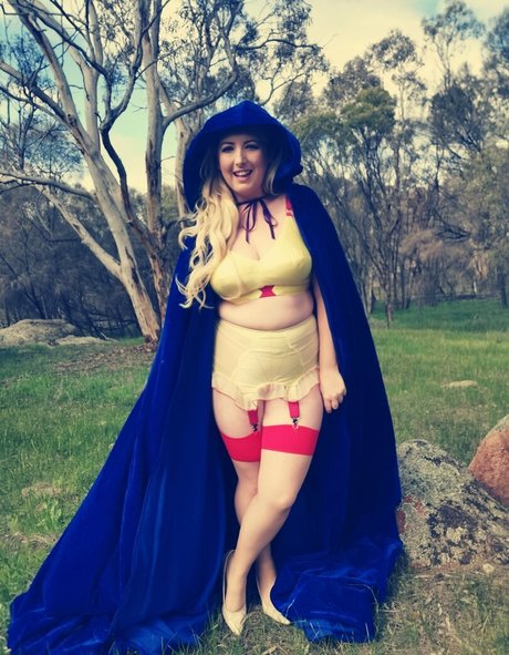 electralashes onlyfans content type